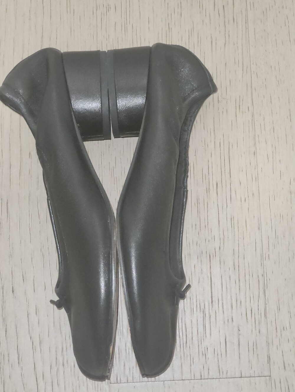 Steve Madden Black Split-Toe (Tabi) Low Heels - Picture 4 of 4